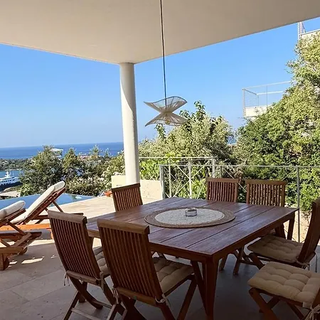 Mina Lusso, Piscina, Vista Mare, &parking