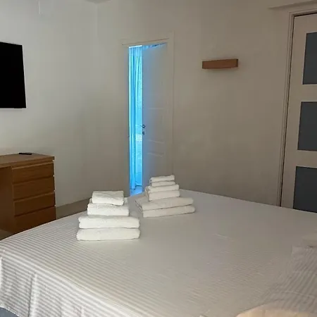 Mina Lusso, Piscina, Vista Mare, &parking