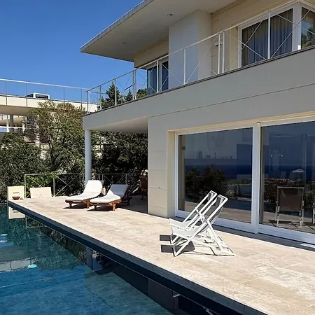 Mina Lusso, Piscina, Vista Mare, &parking